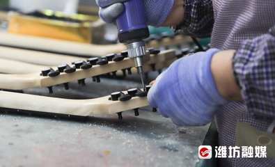 這個(gè)小鎮(zhèn)吉他&ldquo;樂(lè)&rdquo;響世界